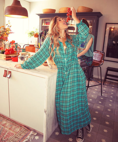 Vestido Camisero Largo Verde Oliva A Rayas Con Detalle De Puños Con